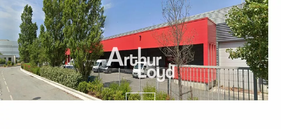 Location locaux d'activités 1700 m² Fréjus