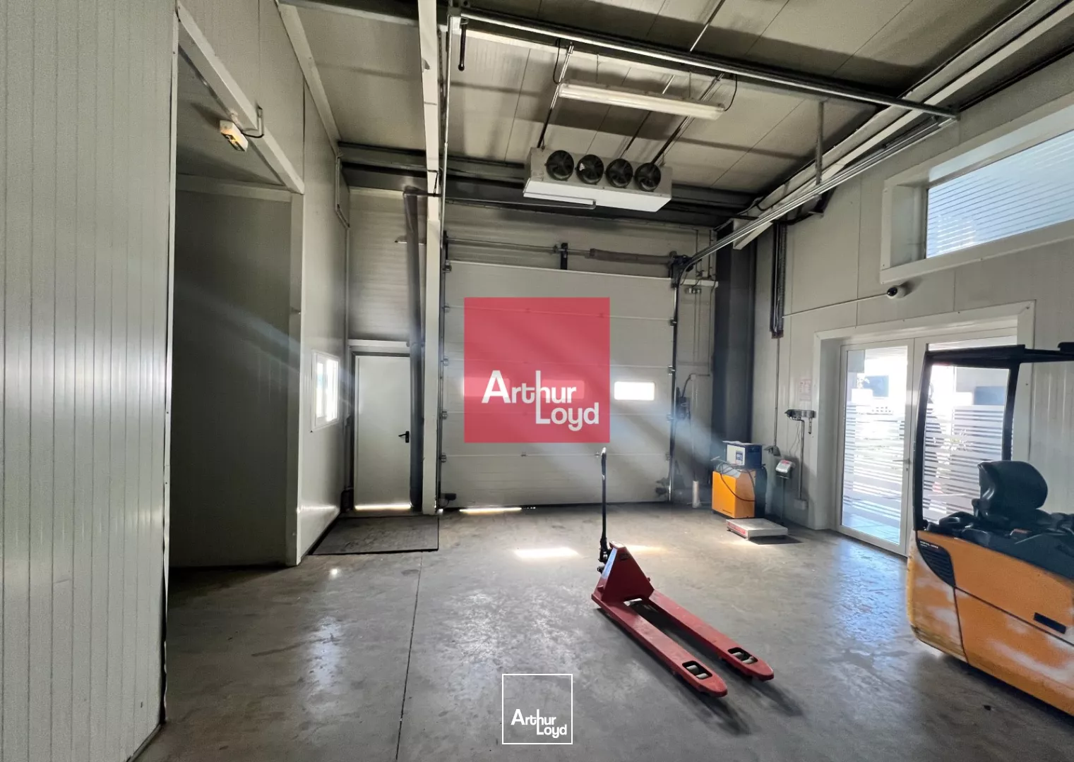 LOCAL D'ACTIVITE A LOUER - PROCHE ALES - 900 m2