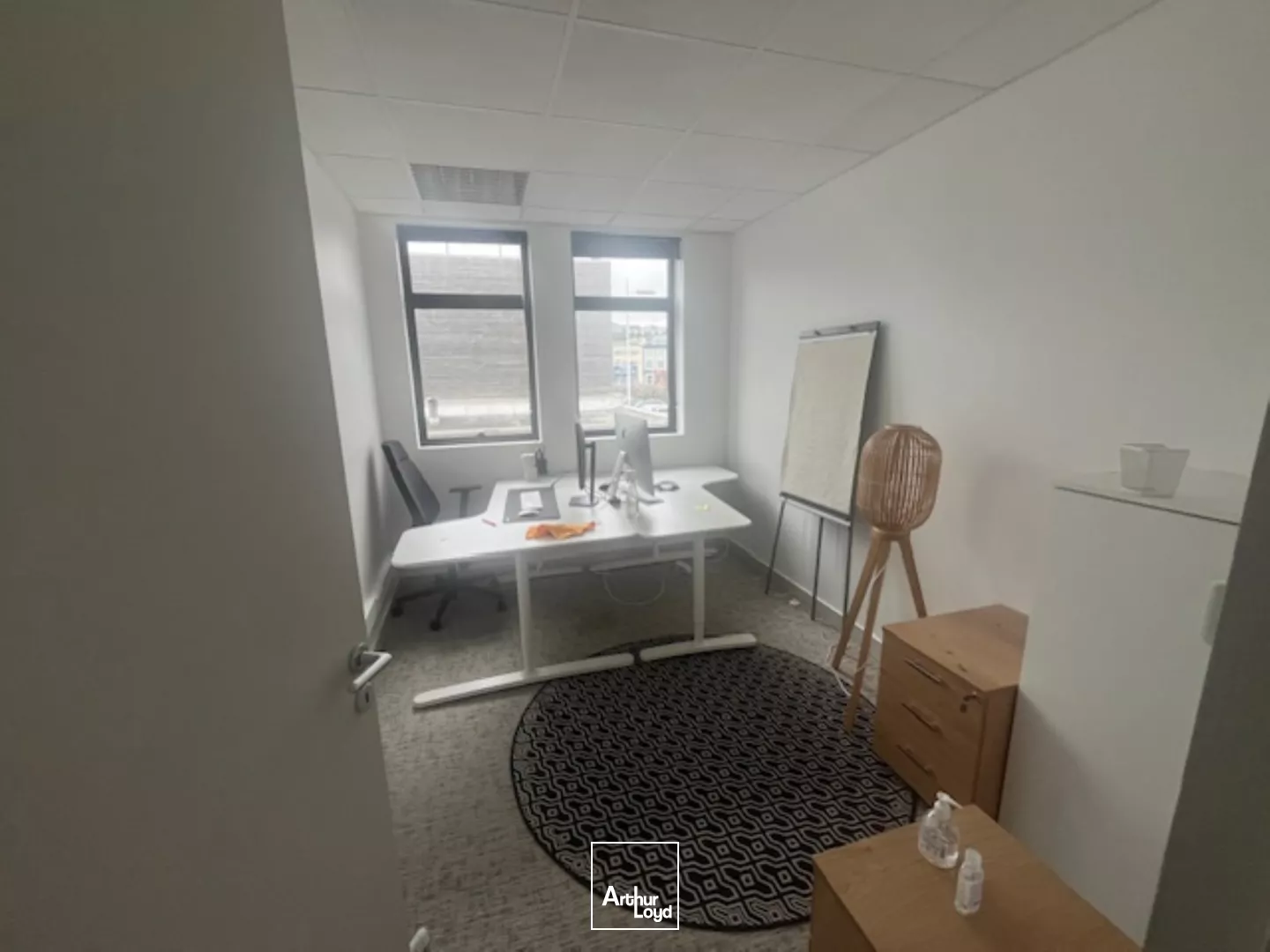 A LOUER PLATEAU DE BUREAUX 154 M² PORT DE COMMERCE