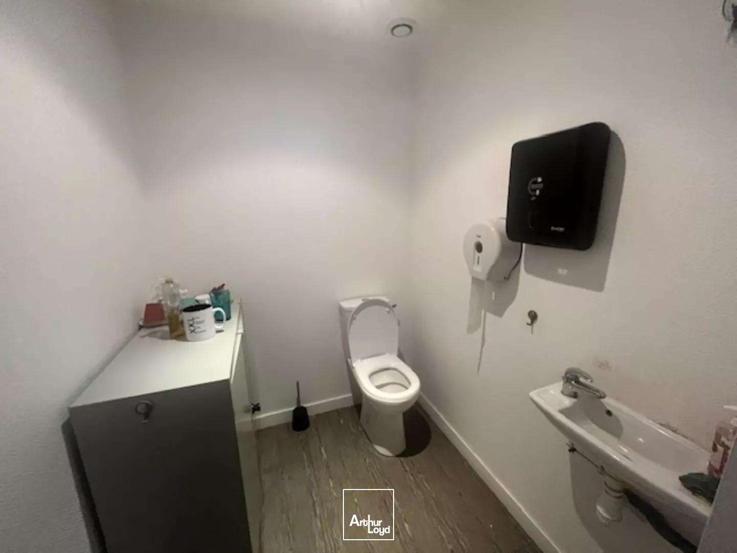 A LOUER PLATEAU DE BUREAUX 154 M² PORT DE COMMERCE