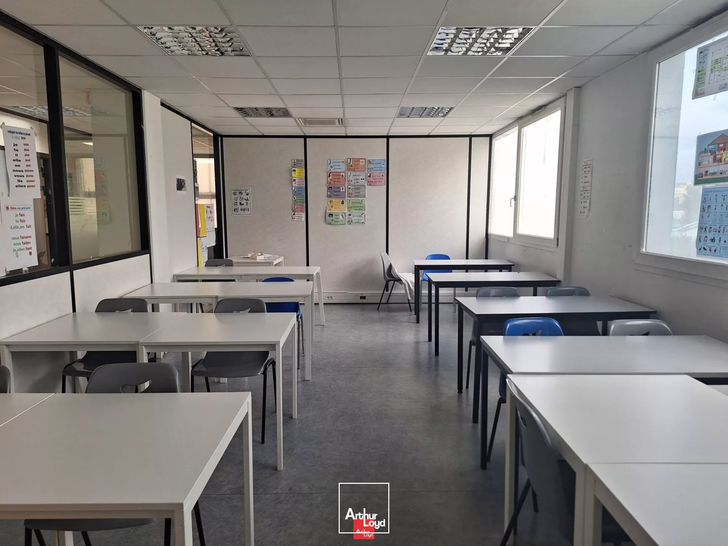 BUREAUX A LOUER ECHIROLLES 330M² ERP 5 AVEC ASCENSSEUR 