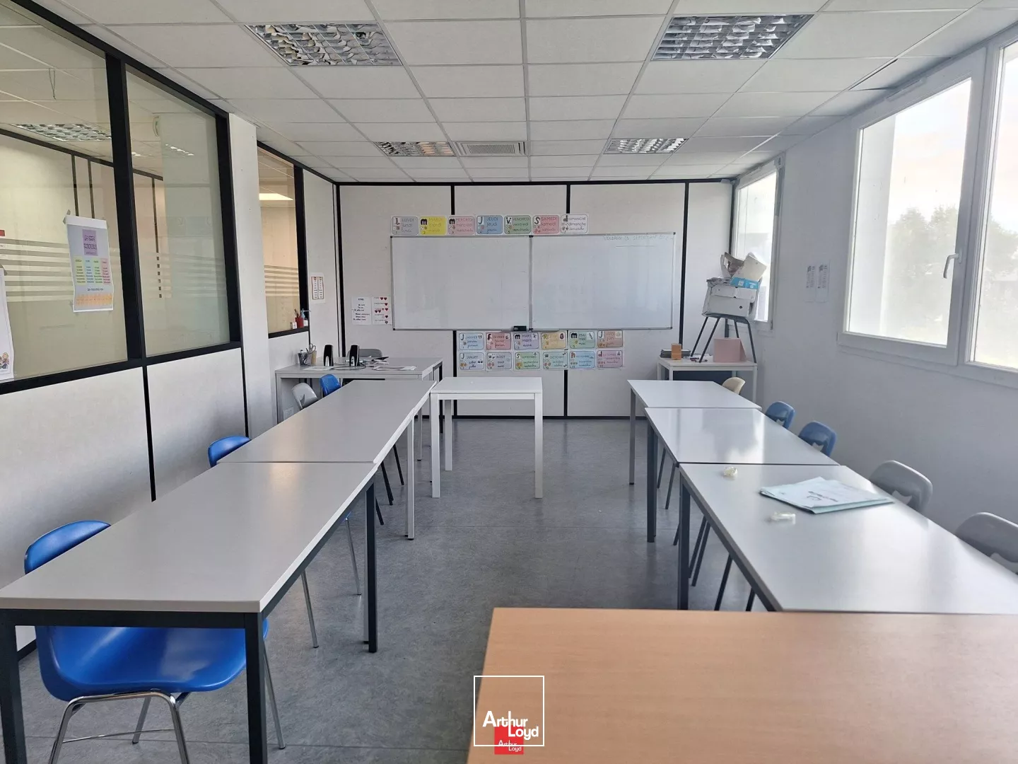 BUREAUX A LOUER ECHIROLLES 330M² ERP 5 AVEC ASCENSSEUR 