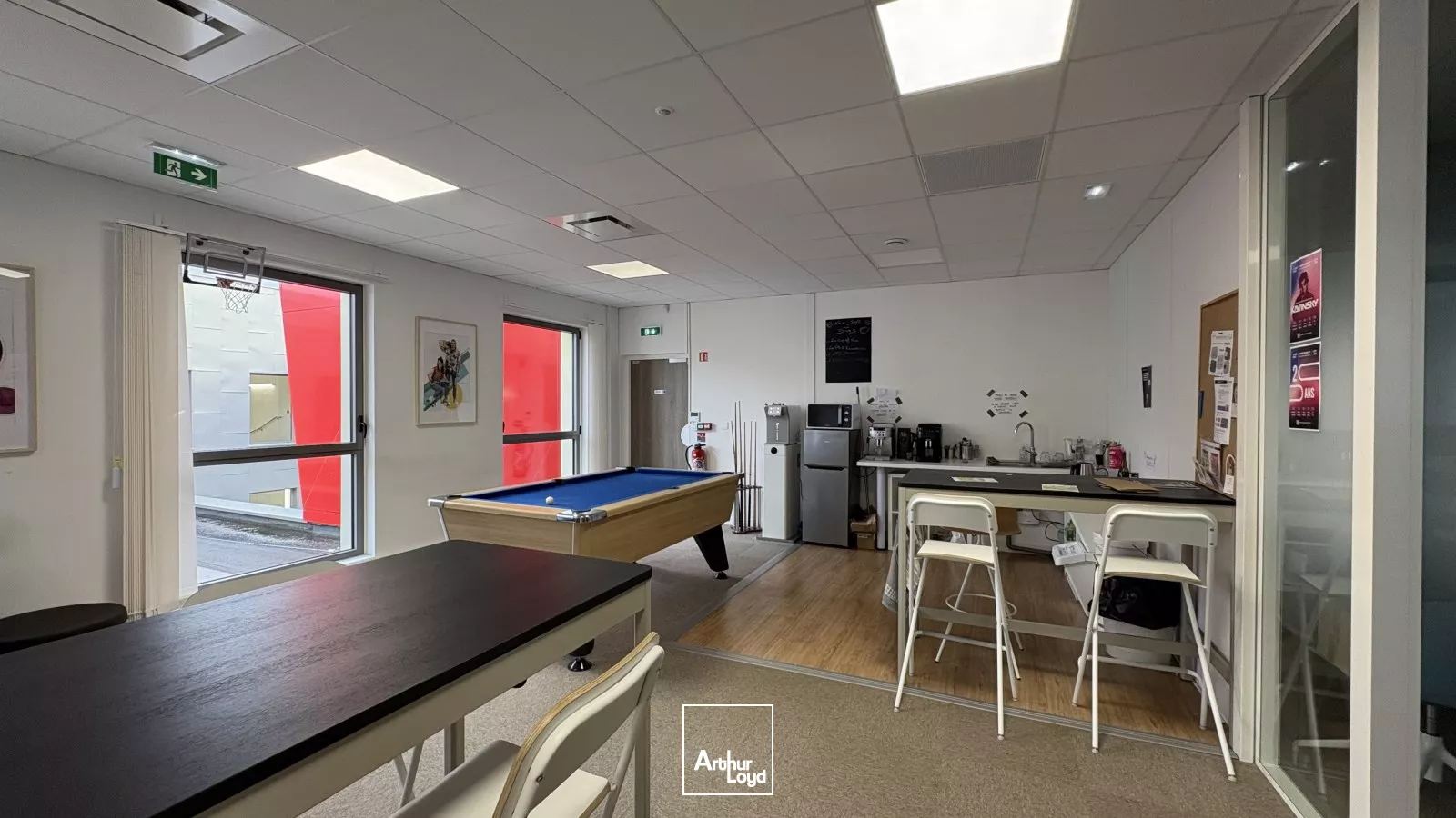 À louer - Bureaux modernes de 303 m² à Fleury-les-Aubrais - Quartier Interives