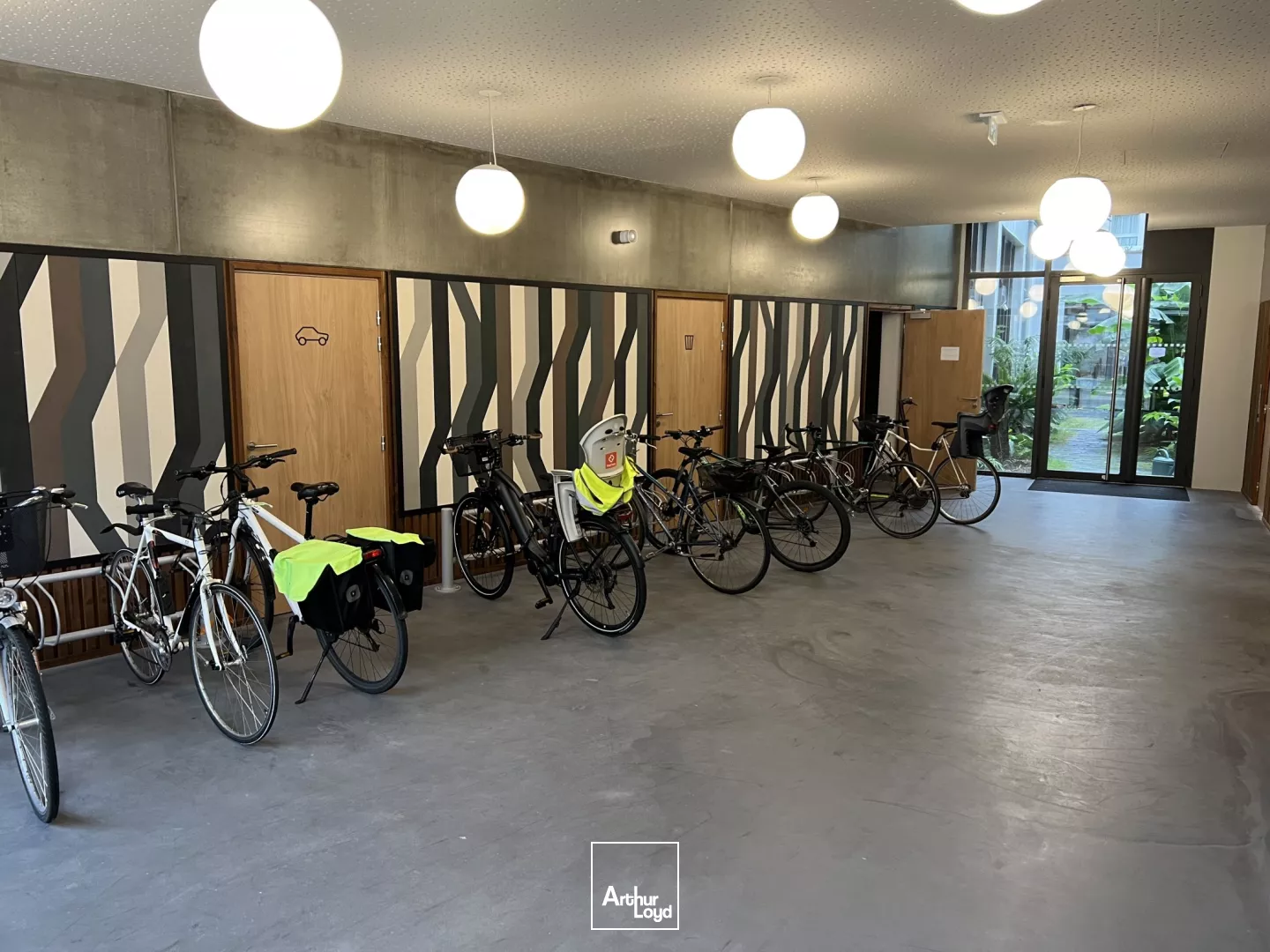 BUREAUX A LOUER - A VENDRE - CITE DES CONGRES MADELEINE EURONANTES