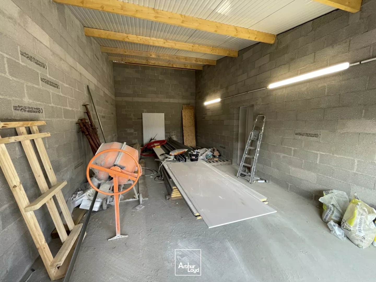 A LOUER - IDEAL ARTISAN 