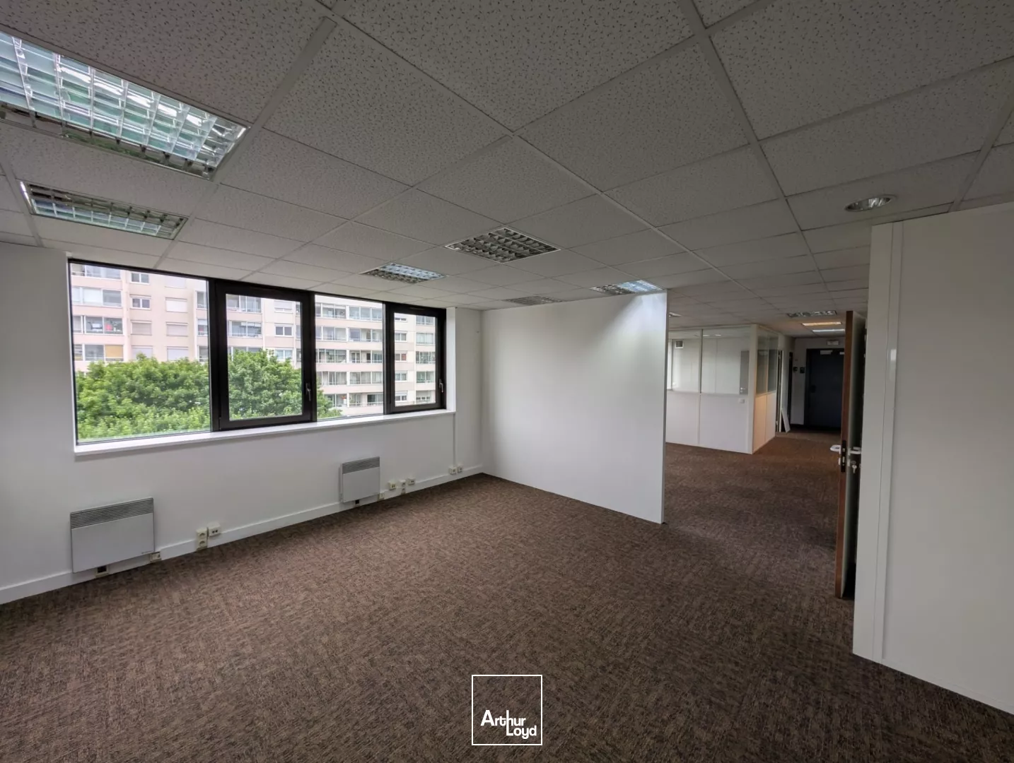 BUREAUX A LOUER AU PIED DU RER C A SAINT GRATIEN