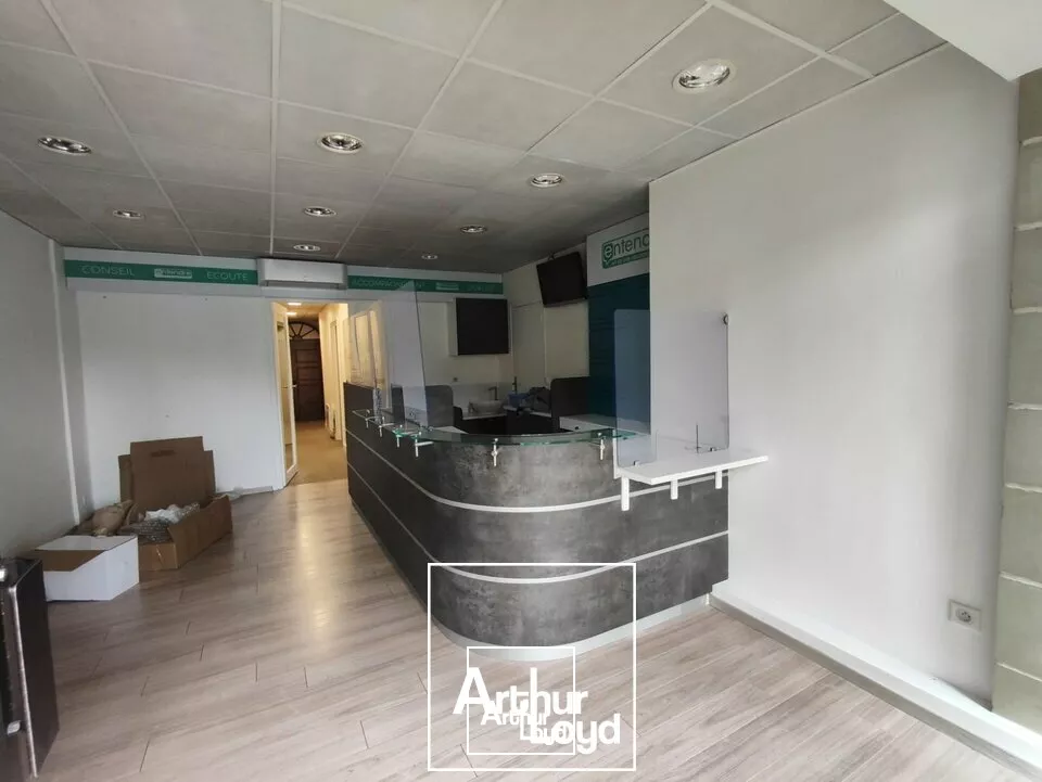 LOCAL COMMERCIAL location à BRIVE-LA-GAILLARDE 19100