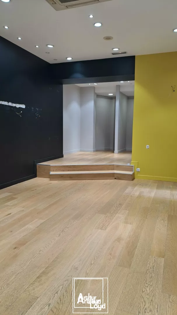 LOCAL COMMERCIAL location à BRIVE-LA-GAILLARDE 19100