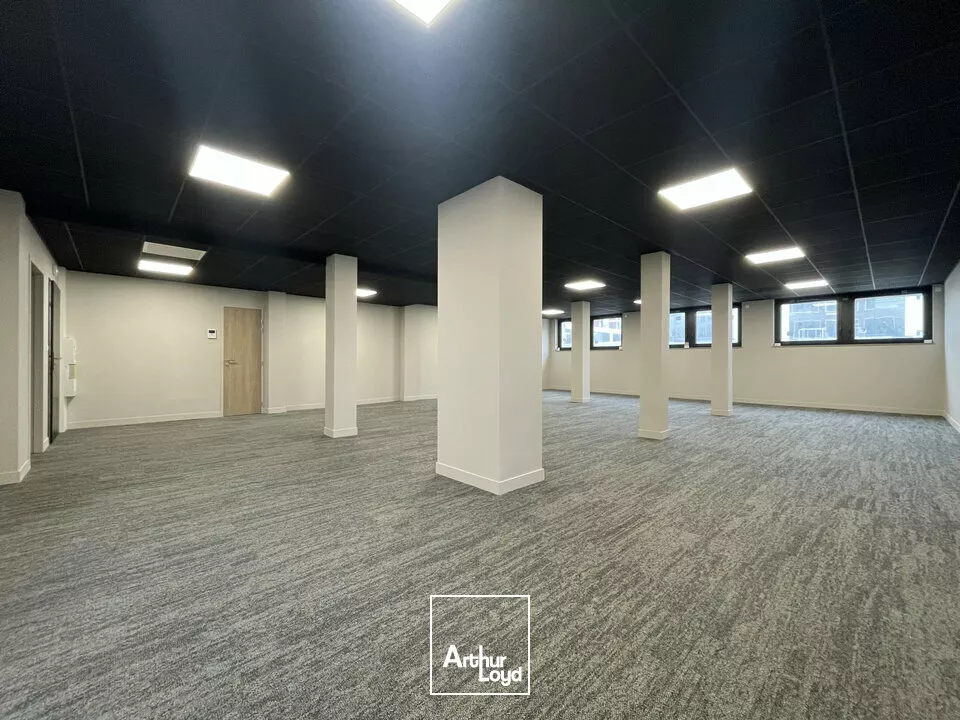 À LOUER - LE HAVRE - QUARTIER LES HALLES - BUREAUX