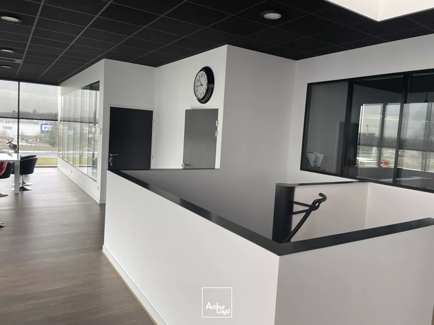 À LOUER - BEAUVAIS - 1 044 M2 BUREAUX ET STOCKAGE