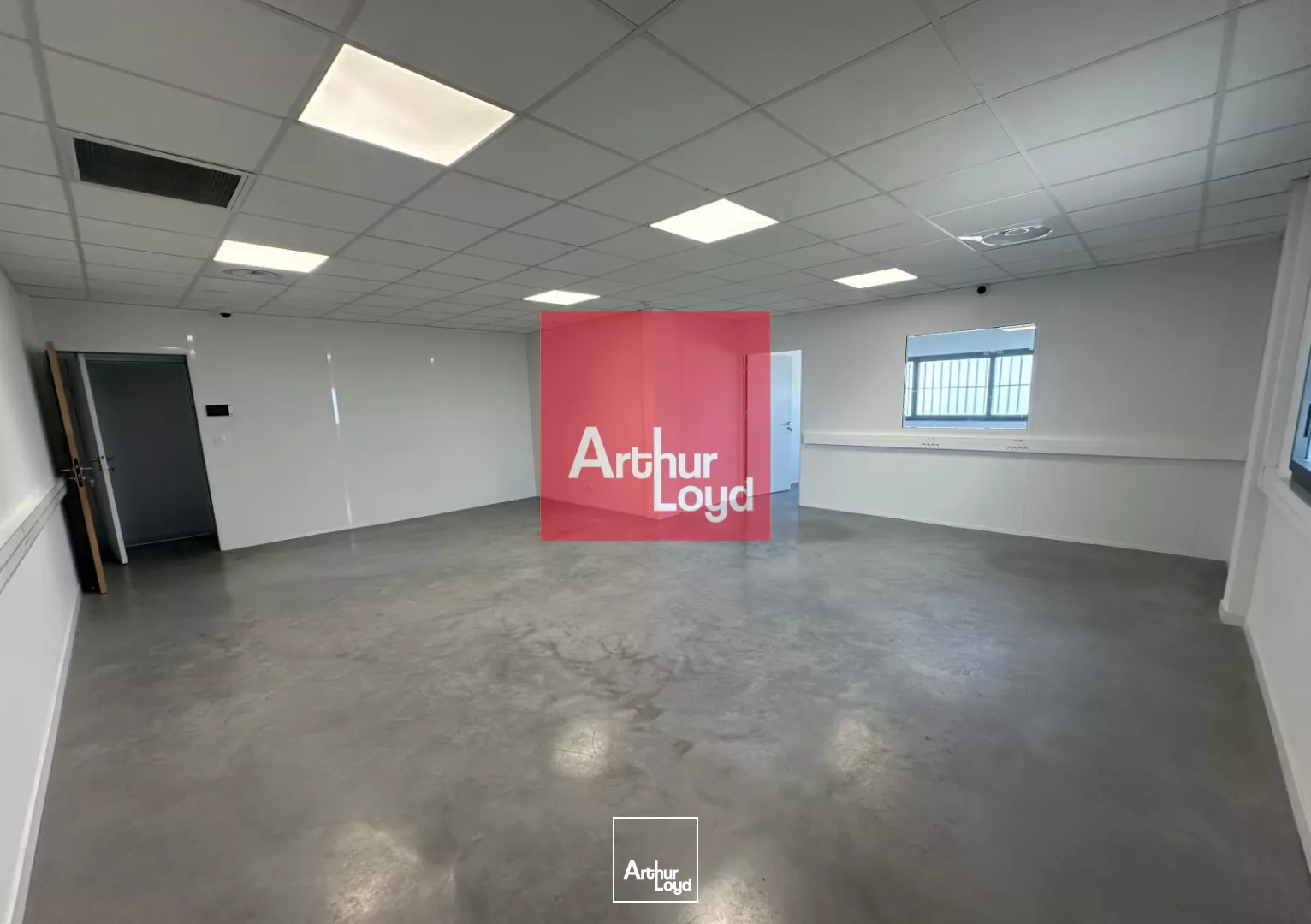 À LOUER - LOCAL D'ACTIVITÉ 290 m² AVEC BUREAUX À LUNEL EST