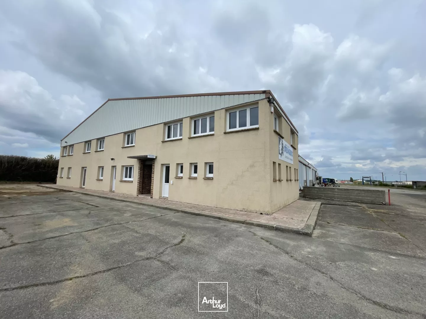 Locaux d'activité à vendre à NAGEL SEEZ MESNIL 27190