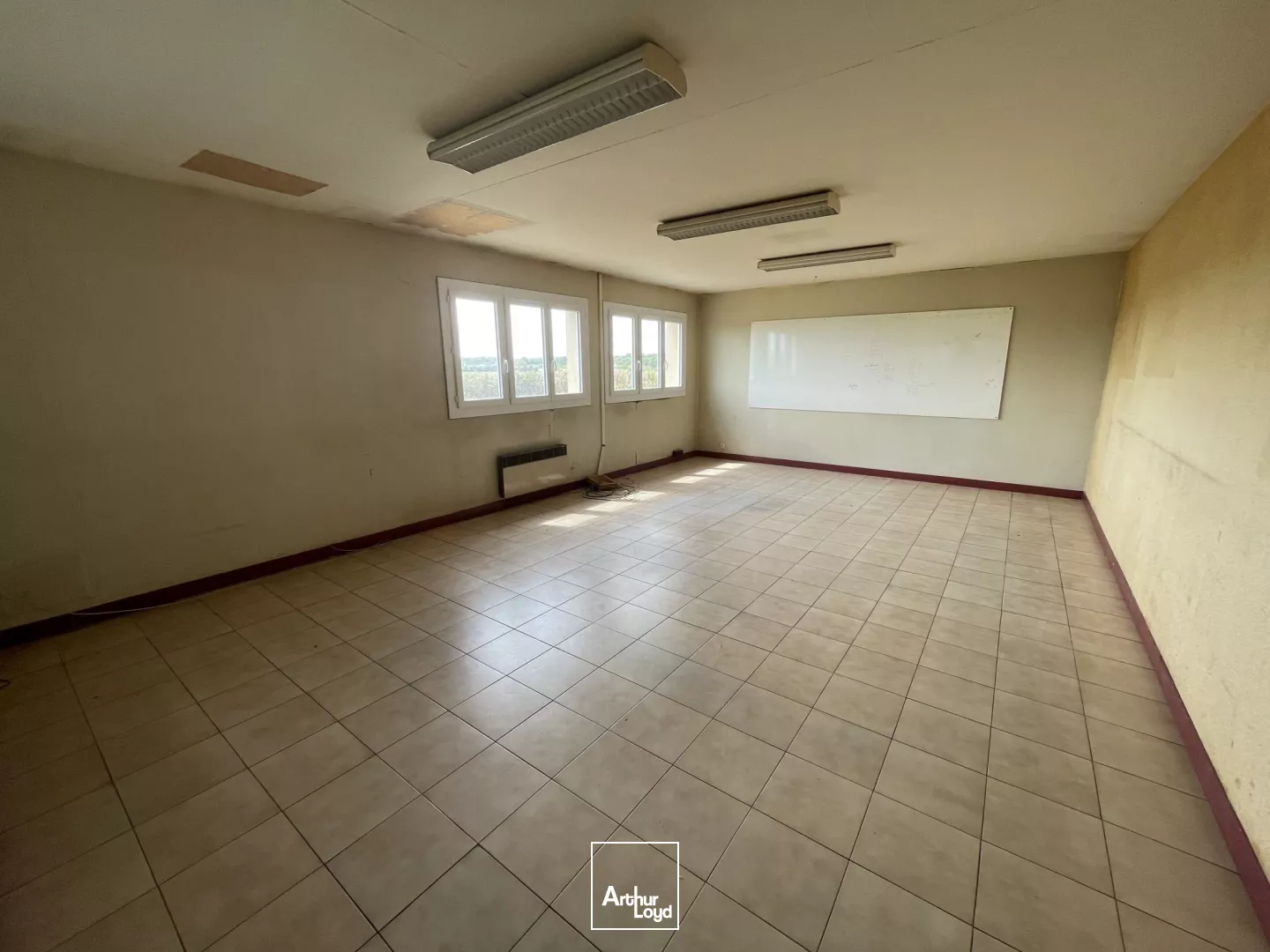 Locaux d'activité à vendre à NAGEL SEEZ MESNIL 27190