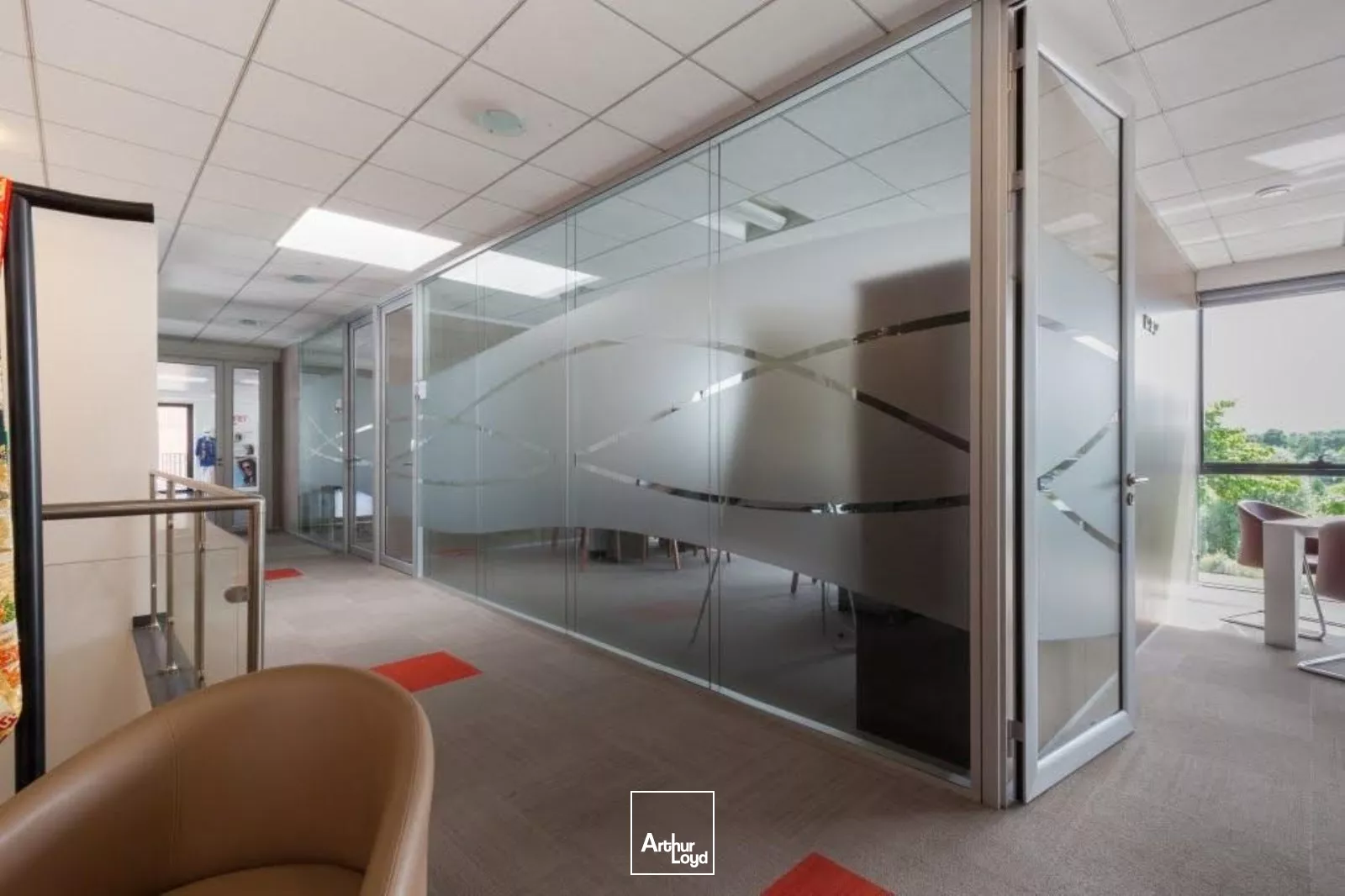 BATIMENT A LOUER - PARC DES CHANTERAINES - VILLENEUVE LA GARENNE