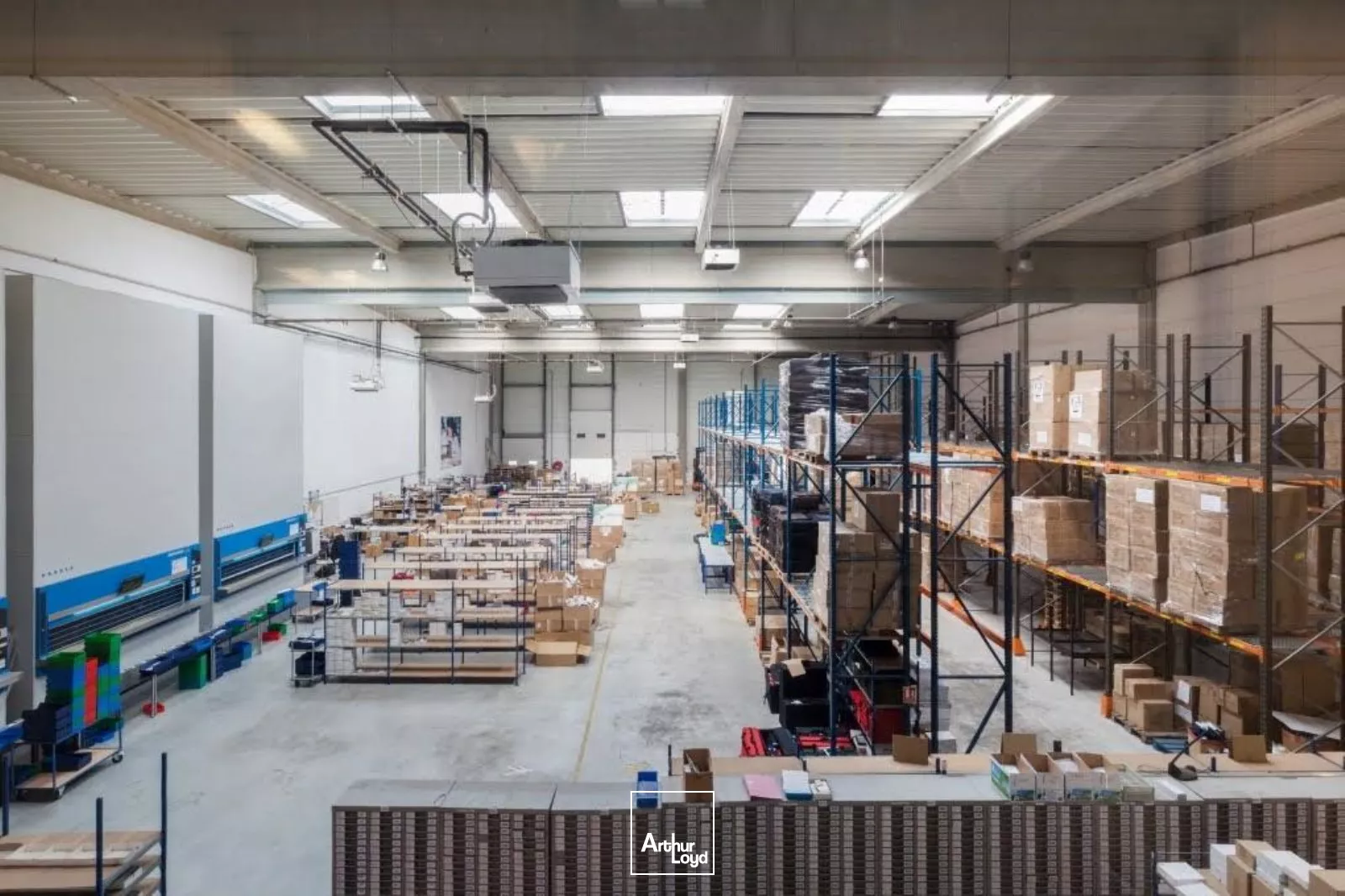 BATIMENT A LOUER - PARC DES CHANTERAINES - VILLENEUVE LA GARENNE