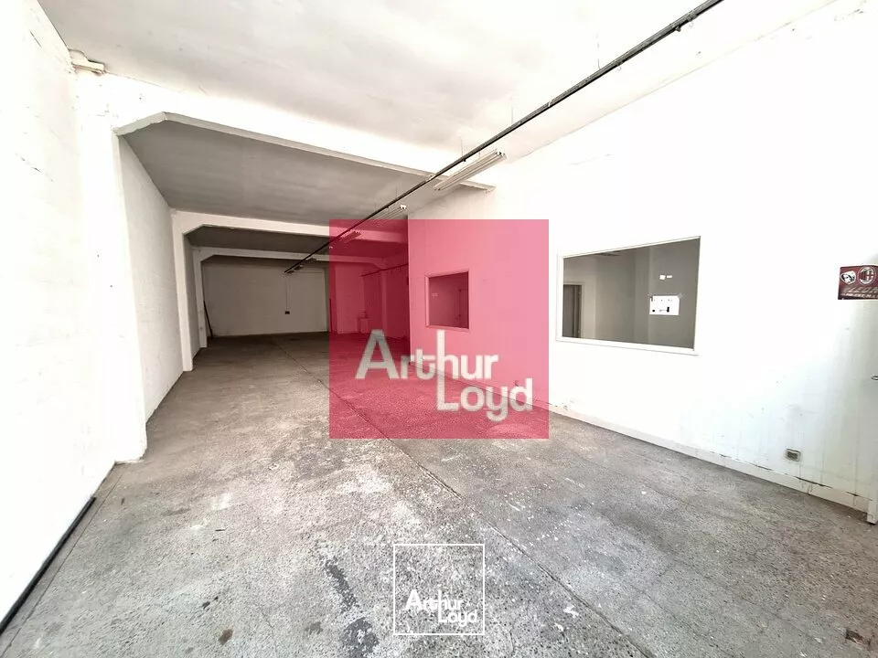 CLERMONT FERRAND ZONE DU BREZET A LOUER LOCAL ACTIVITE 180 M²