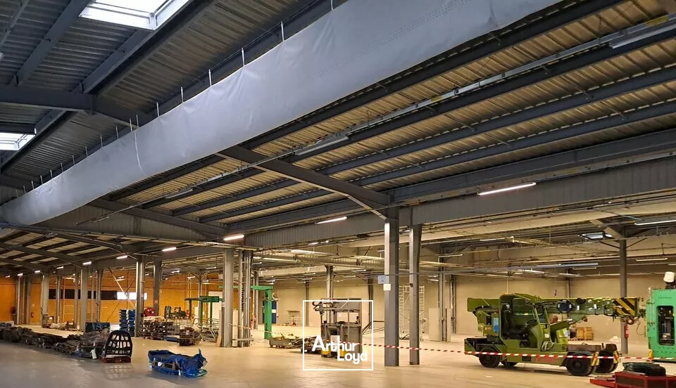 A LOUER LOCAL DE STOCKAGE 900m² DUREE PRECAIRE SUR ZI CHATELLERAULT NORD (86)