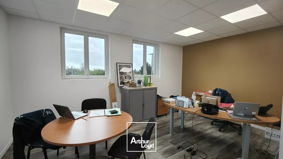 GRAND POITIERS SECTEUR NORD - DISSAY - LOCAL D'ACTIVITE A LOUER 1379M²