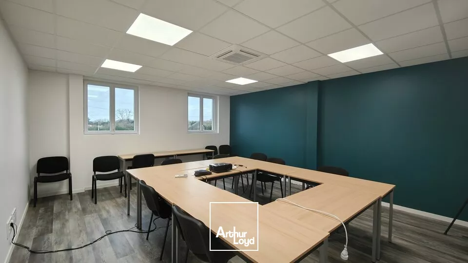 GRAND POITIERS SECTEUR NORD - DISSAY - LOCAL D'ACTIVITE A LOUER 1379M²