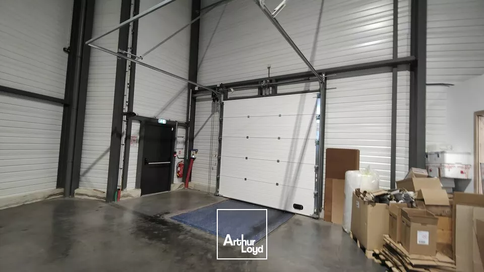 GRAND POITIERS SECTEUR NORD - DISSAY - LOCAL D'ACTIVITE A LOUER 1379M²