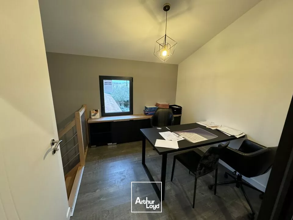 ACHAT NIORT CHAURAY BUREAUX TRES PROPRE EN BORDURE DE LA ZONE MENDES FRANCE AVEC PARKINGS 60m2