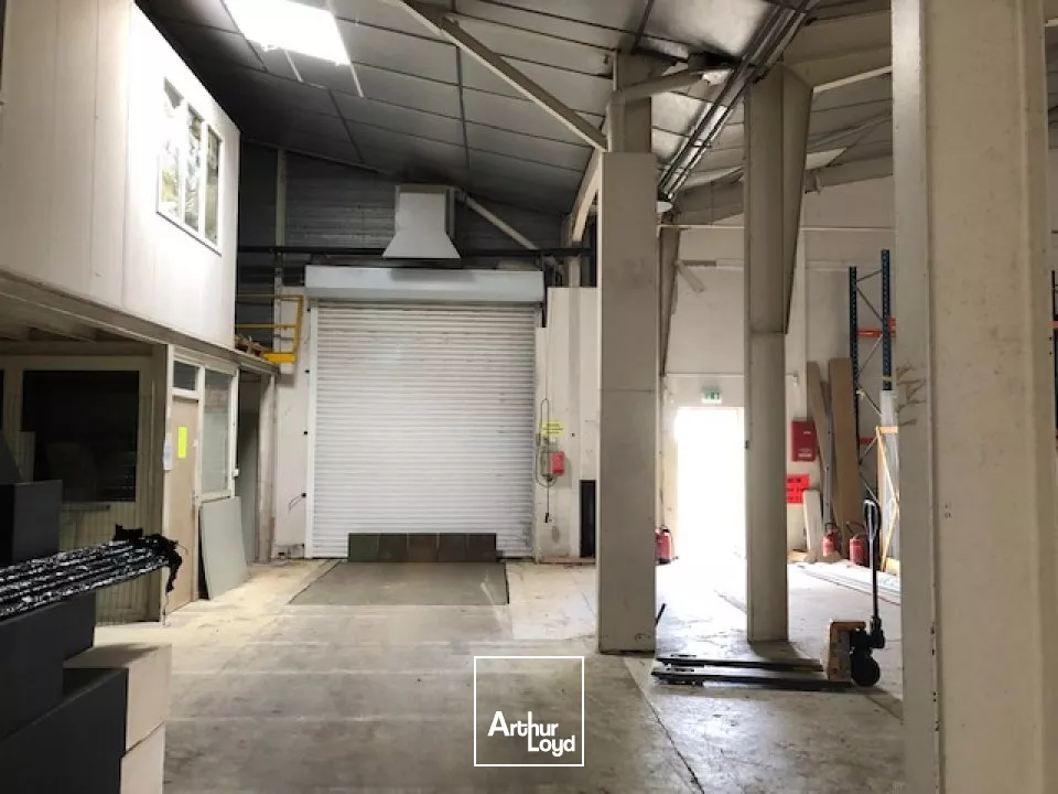 À LOUER  LOCAL D'ACTIVITÉ / ENTREPÔT  CHOIX STRATÉGIQUE À CHAURAY (ZONE MENDÈS FRANCE)