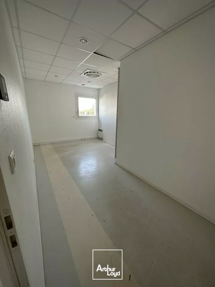 BUREAUX À LOUER DANS L'IMMEUBLE DE LA CHAMBRE DES MÉTIERS-PROCHES TOUTES COMMODITÉS 