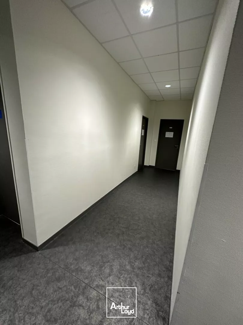 BUREAUX À LOUER DANS L'IMMEUBLE DE LA CHAMBRE DES MÉTIERS-PROCHES TOUTES COMMODITÉS 