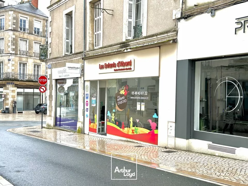 A LOUER - LOCAL COMMERCIAL / BUREAUX CENTRE VILLE DE POITIERS - 40m²