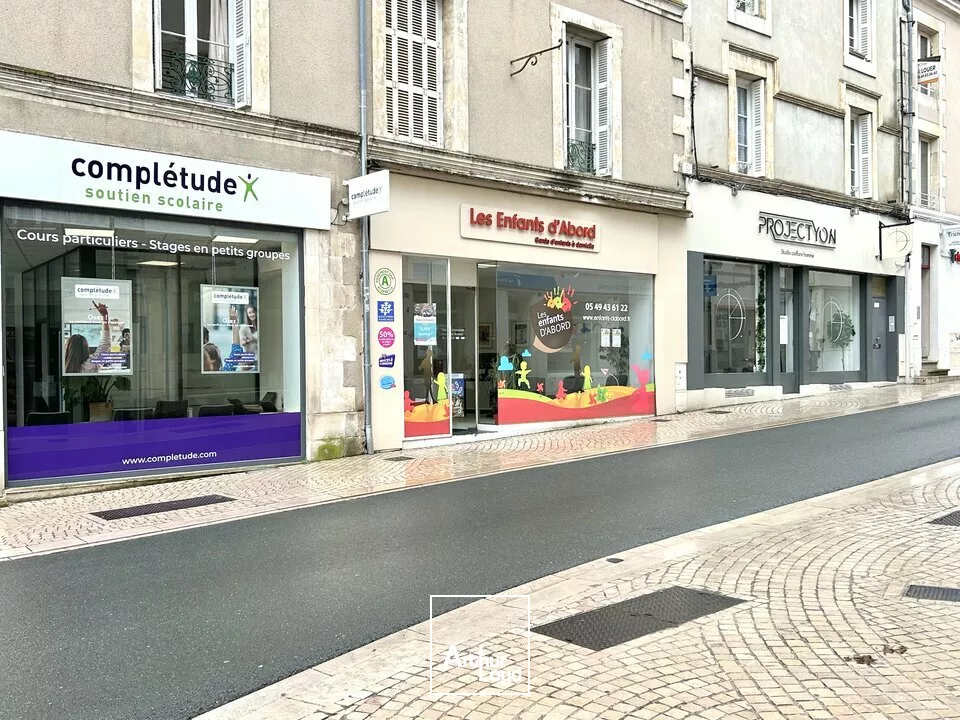 A LOUER - LOCAL COMMERCIAL / BUREAUX CENTRE VILLE DE POITIERS - 40m²