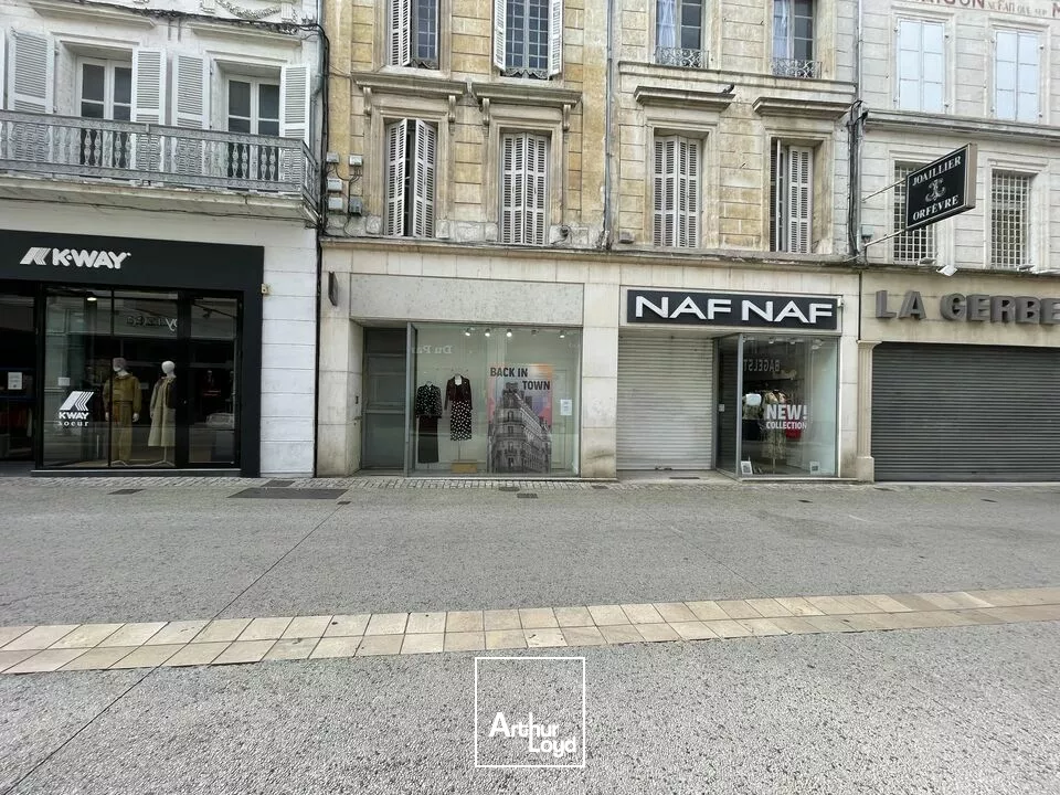 NIORT BEL EMPLACEMENT RUE PREMIUM HYPER CENTRE