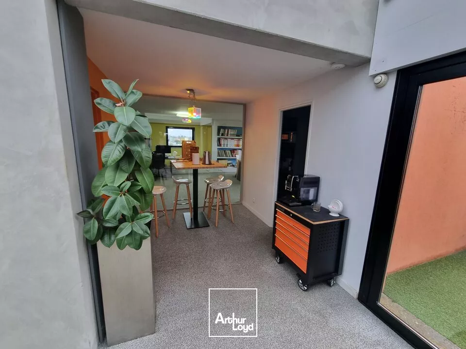 À LOUER - BUREAUX SECTEUR DE POITIERS SUD D'UNE SUPERFICIE DE 208 M²