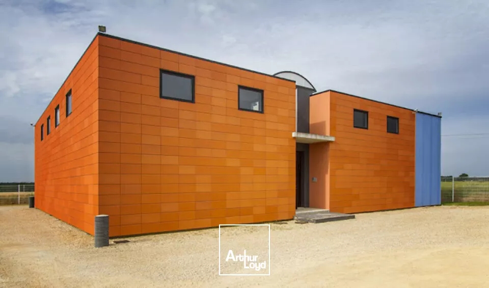 À LOUER - BUREAUX SECTEUR DE POITIERS SUD D'UNE SUPERFICIE DE 208 M²