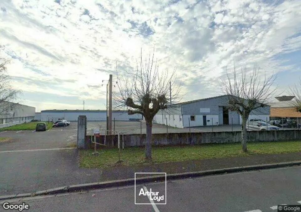 LOCAL D'ACTIVITE 700m2 - NIORT SAINT LIGUAIRE BELLE VISIBILITE