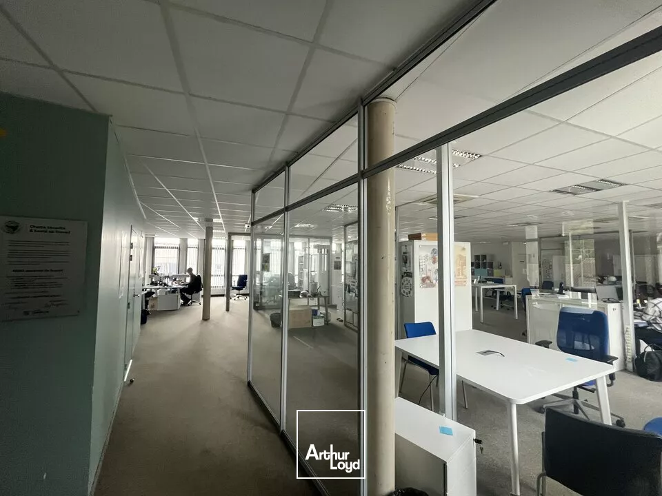 BUREAUX À LOUER POITIERS GARE - IMMEUBLE RECENT - 317m²