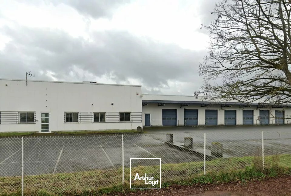 À VENDRE - LOCAL D'ACTIVITÉ IDÉAL STOCKAGE MESSAGERIE - ZA FUTUROSCOPE