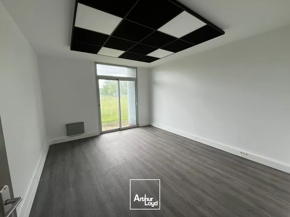 DISSAY - BUREAUX RENOVÉS A LOUER 366 m² - Situés dans la ZAE de la Belardière