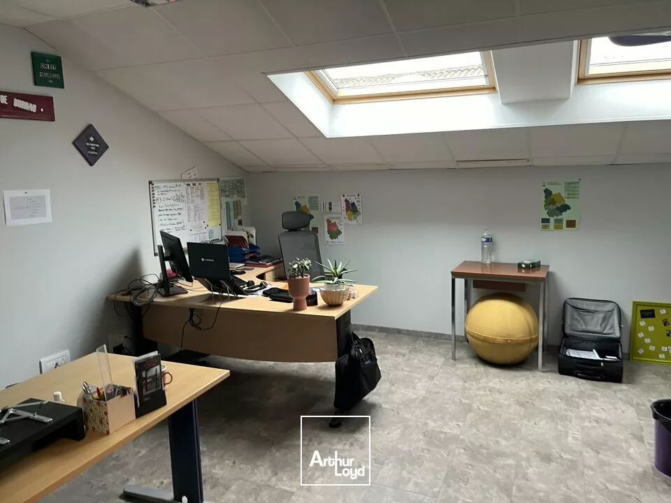 SPÉCIAL INVESTISSEUR - À VENDRE BUREAUX LOUÉS - LOCATAIRE 