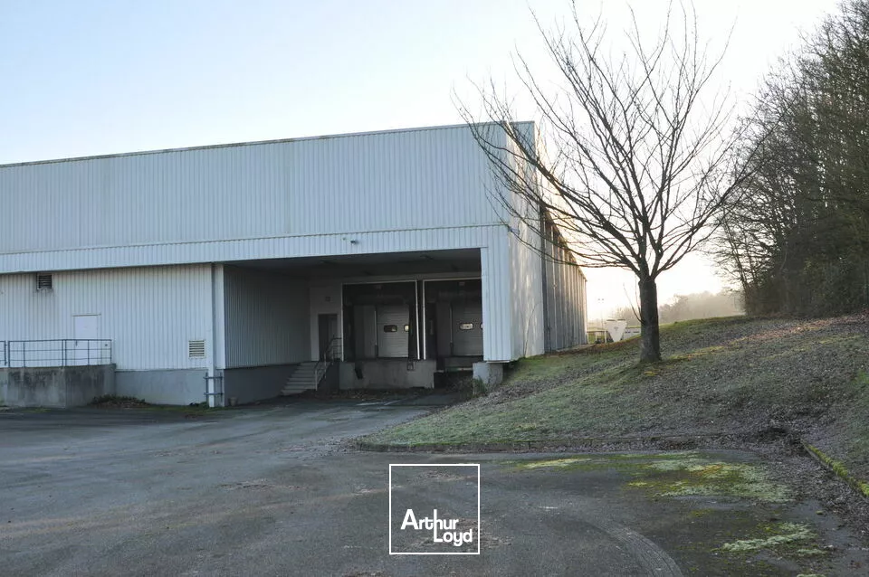 ENTREPOT - ATELIER location à LA CRECHE 79260