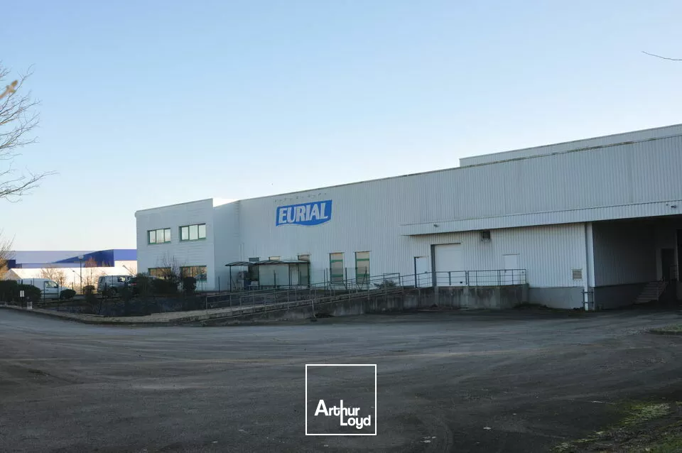 ENTREPOT - ATELIER location à LA CRECHE 79260