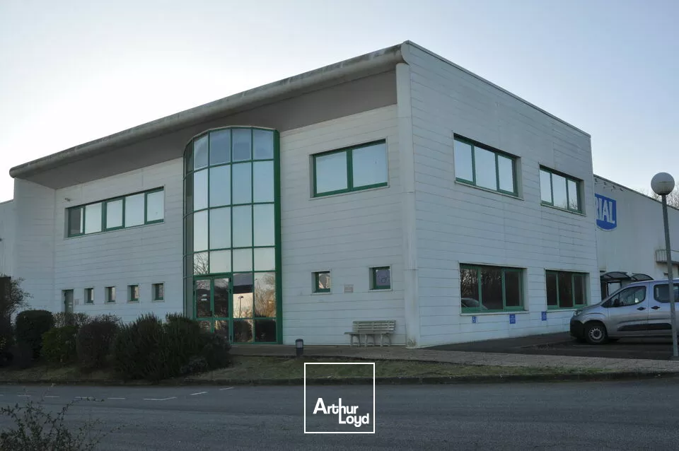 ENTREPOT - ATELIER location à LA CRECHE 79260