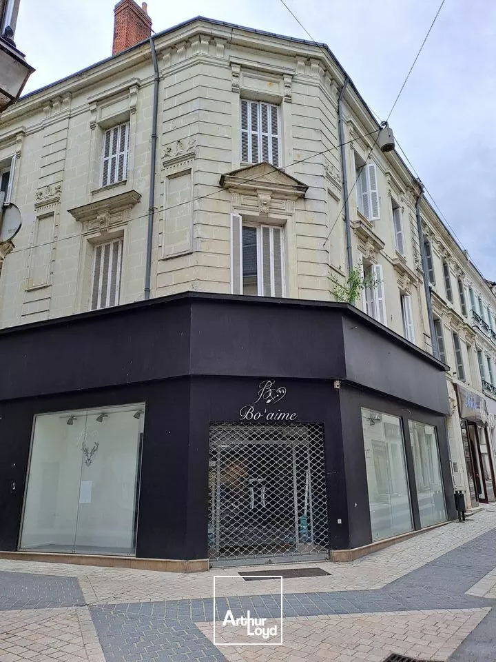 A LOUER - LOCAL COMMERCIAL CENTRE-VILLE DE CHÂTELLERAULT - 177m²