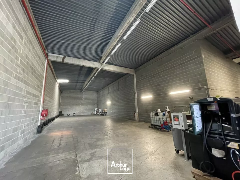 BUREAUX ET LOCAUX D'ACTIVITE 515m² A LOUER SUR CHATELLERAULT NORD 