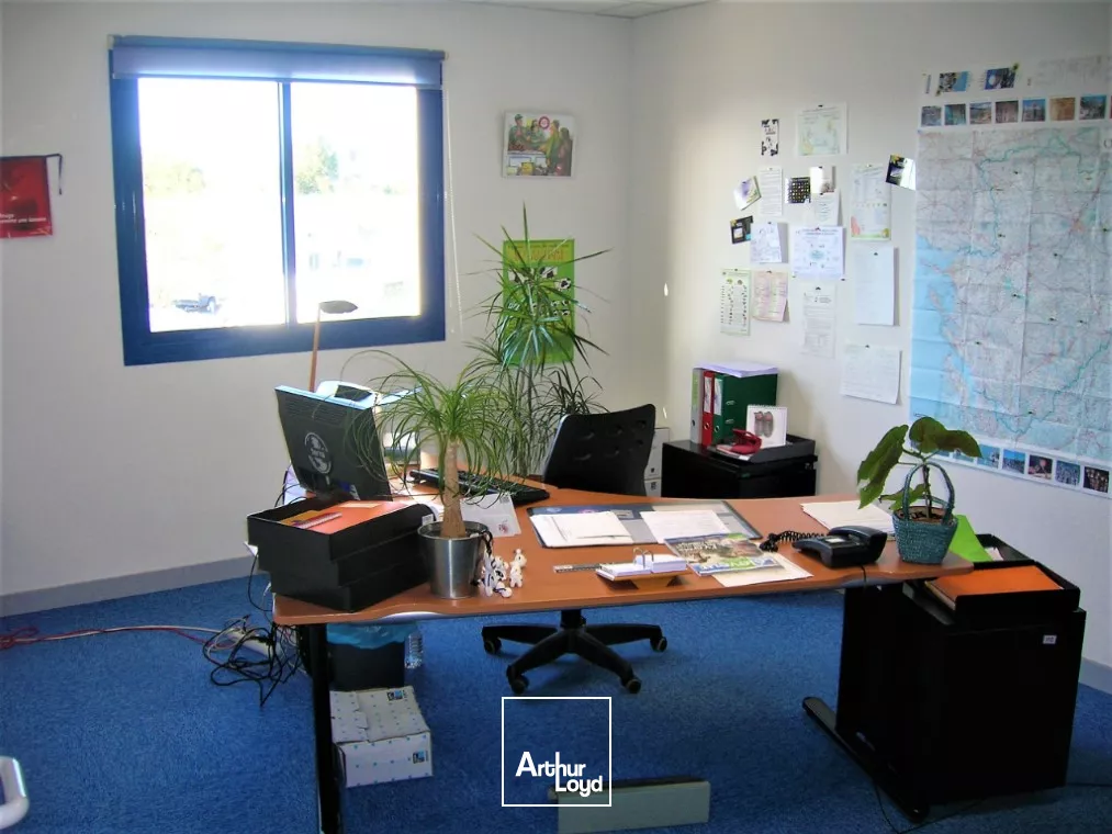 GRAND POITIERS FUTUROSCOPE 40M² DE BUREAUX A LOUER BIEN SITUES