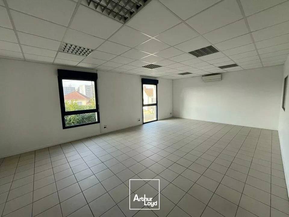 POITIERS EST - AV KENNEDY -PLATEAU DE BUREAUX A VENDRE DE 139M²