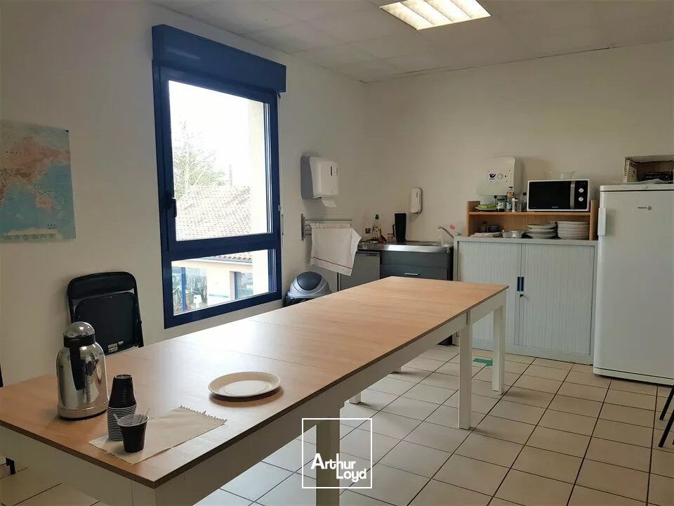 POITIERS EST - AV KENNEDY -PLATEAU DE BUREAUX A VENDRE DE 139M²