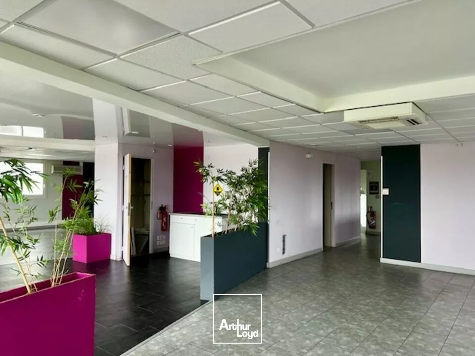 IMMEUBLE DE BUREAU A 800m² - A VENDRE - LA ROCHE SUR YON