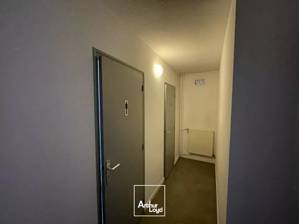 100M² BUREAUX PROCHE DE LA GARE AVEC PARKING CLOS 