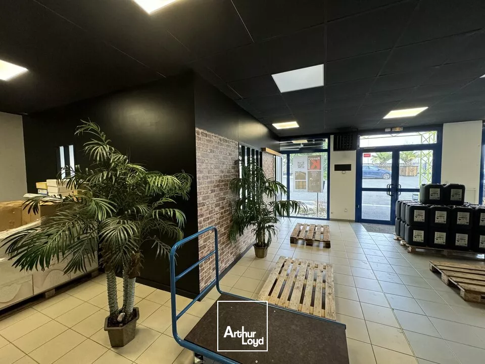 ACHAT LOCAL D'ACTIVITE 932m2 ZONE MENDES FRANCE NIORT/CHAURAY