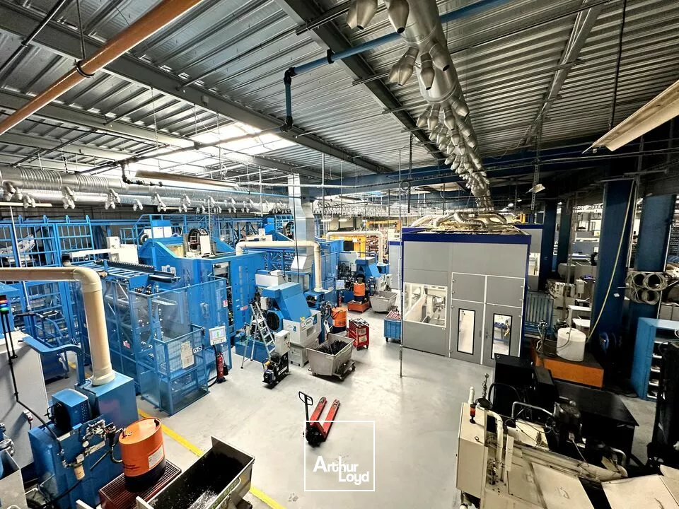 A LOUER - RARE - LOCAL D'ACTIVITE INDUSTRIEL IDEALEMENT SITUE DE 8252M² - ZI NORD CHATELLERAULT